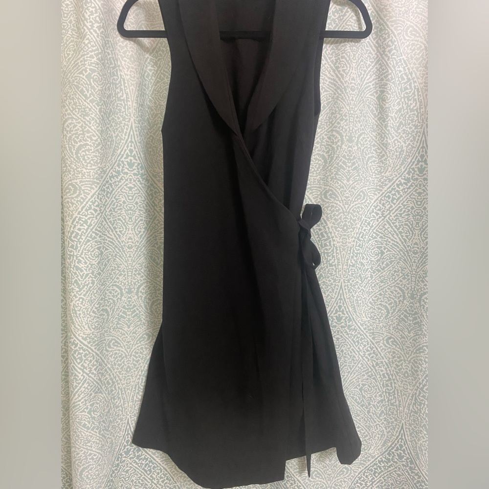 Cute wrap “Stitch Fix” dress.  Never been worn but no tags.
